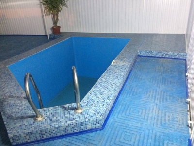 Покрытие зоны у бассейна