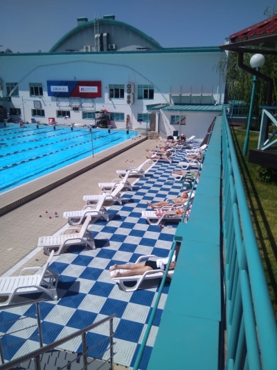 Покрытие зоны у бассейна