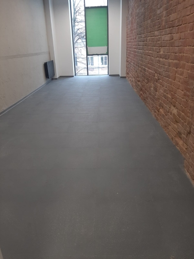 ПВХ модульные полы для офисов: комфорт, звукоизоляция, элегантный дизайн