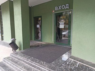 Резиновые покрытия для входных зон: грязезащита, безопасность, презентабельный вид